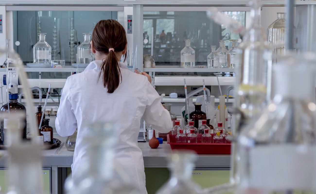 Ricerca biomedica. Fonte: Canva