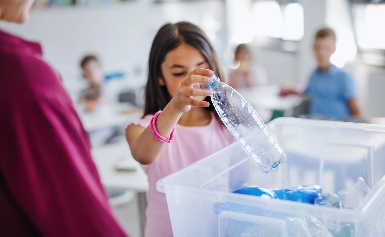 plastica raccolta differenziata bottiglia