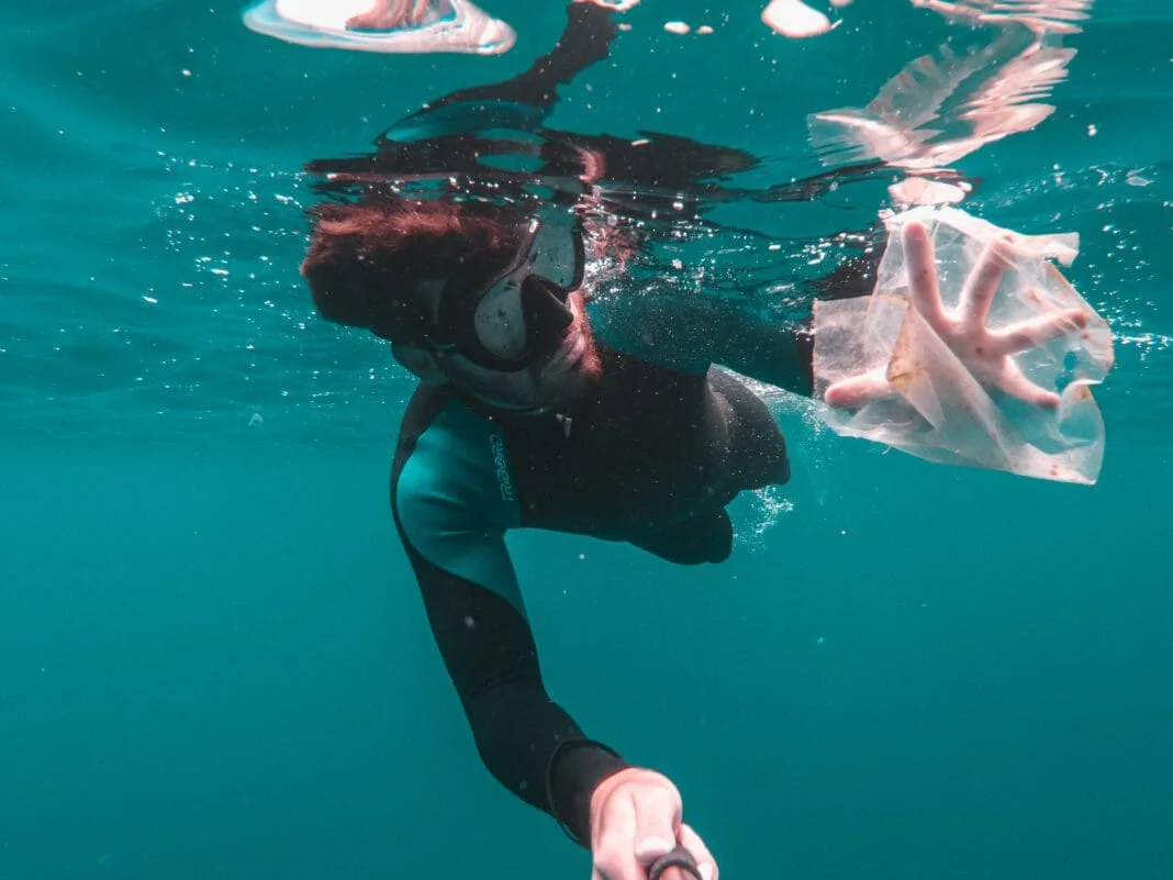 Rifiuti di plastica in mare