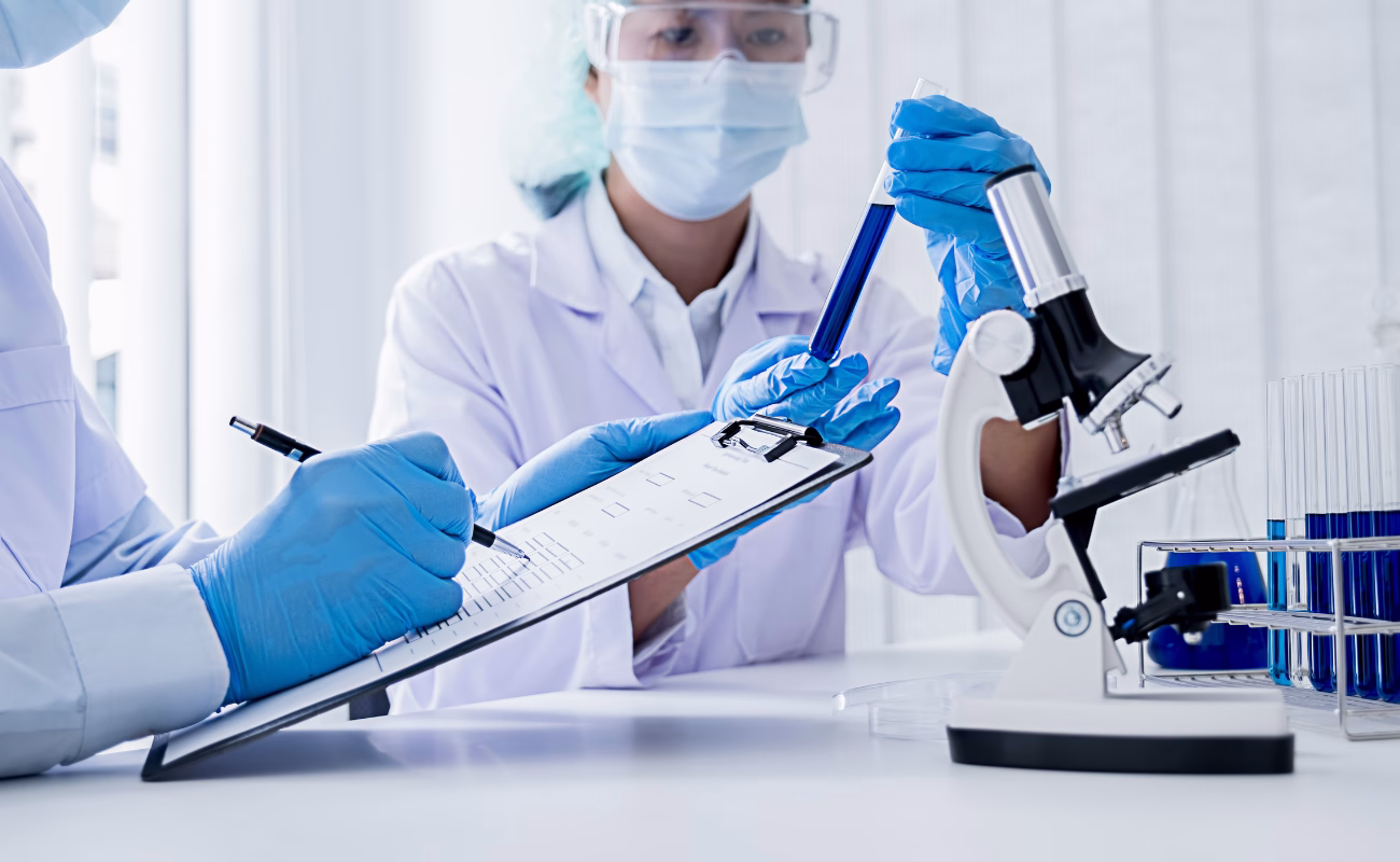 salute donne laboratorio