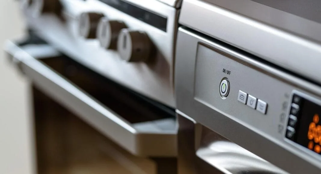 caro bollette, ecco gli elettrodomestici consumano pi&ugrave; energia