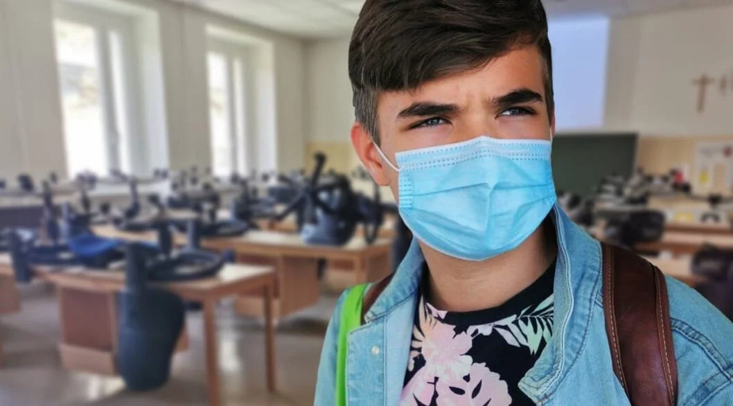 mascherina studente scuola
