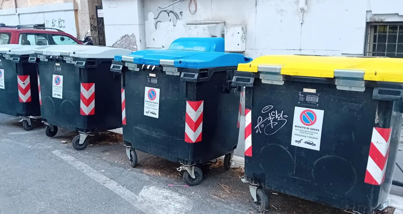 Raccolta differenziata plastica cover