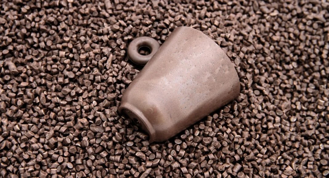 riciclo rifiuti industriali caff&egrave; economia circolare tazzine piattini coffeefrom
