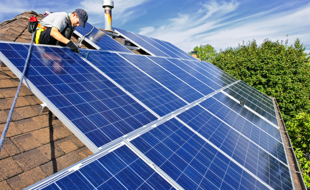 Pannelli solari. Fonte: Canva