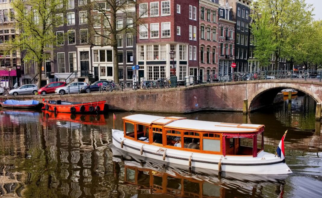 bando pubblicità fossili amsterdam