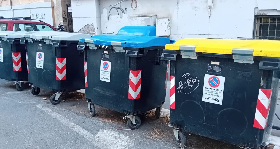 Raccolta differenziata plastica cover
